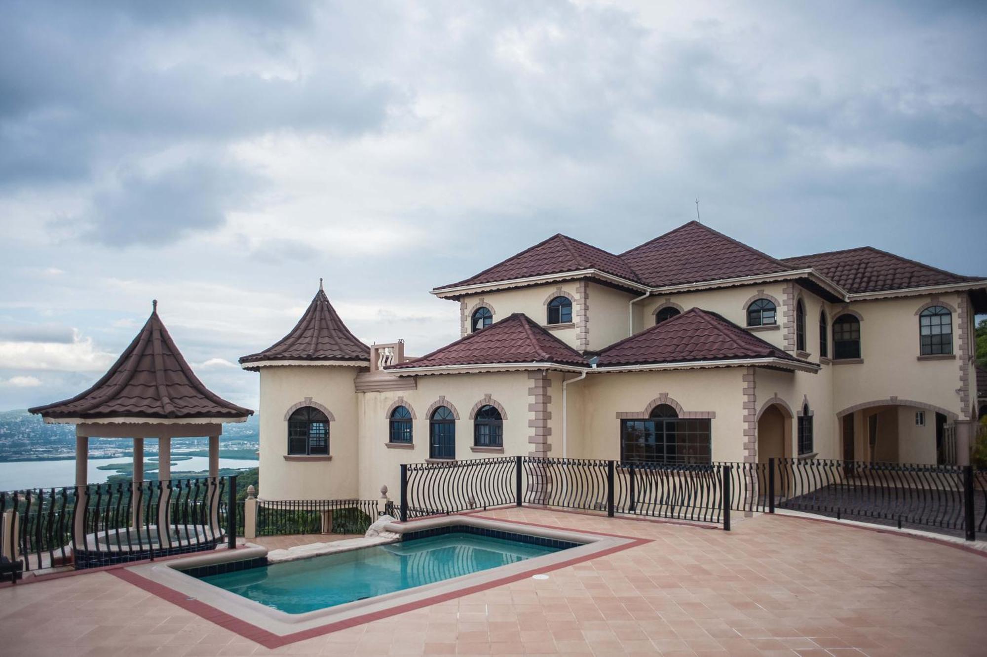 Clarridge View Guesthouse Montego Bay Buitenkant foto