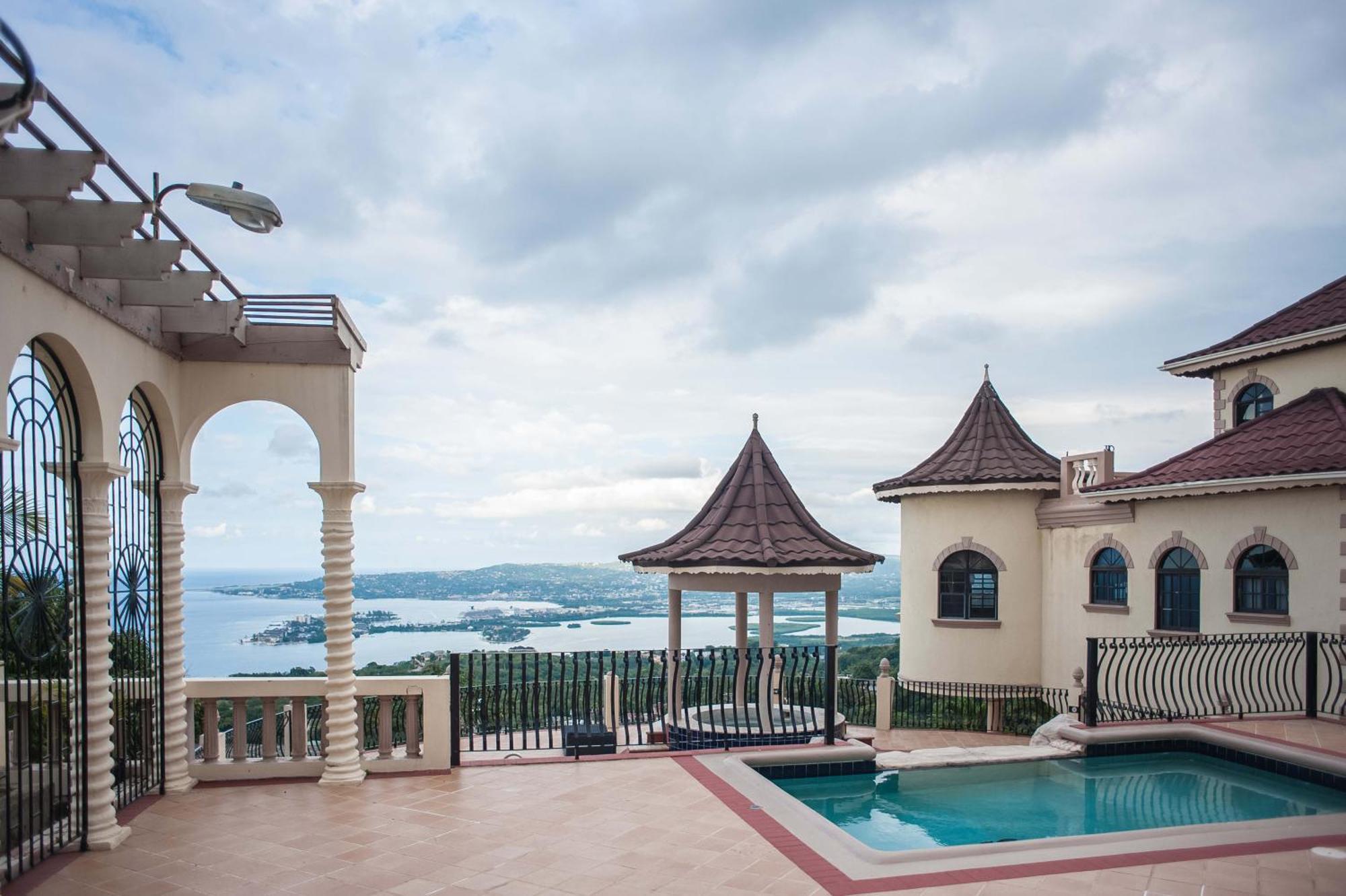 Clarridge View Guesthouse Montego Bay Buitenkant foto