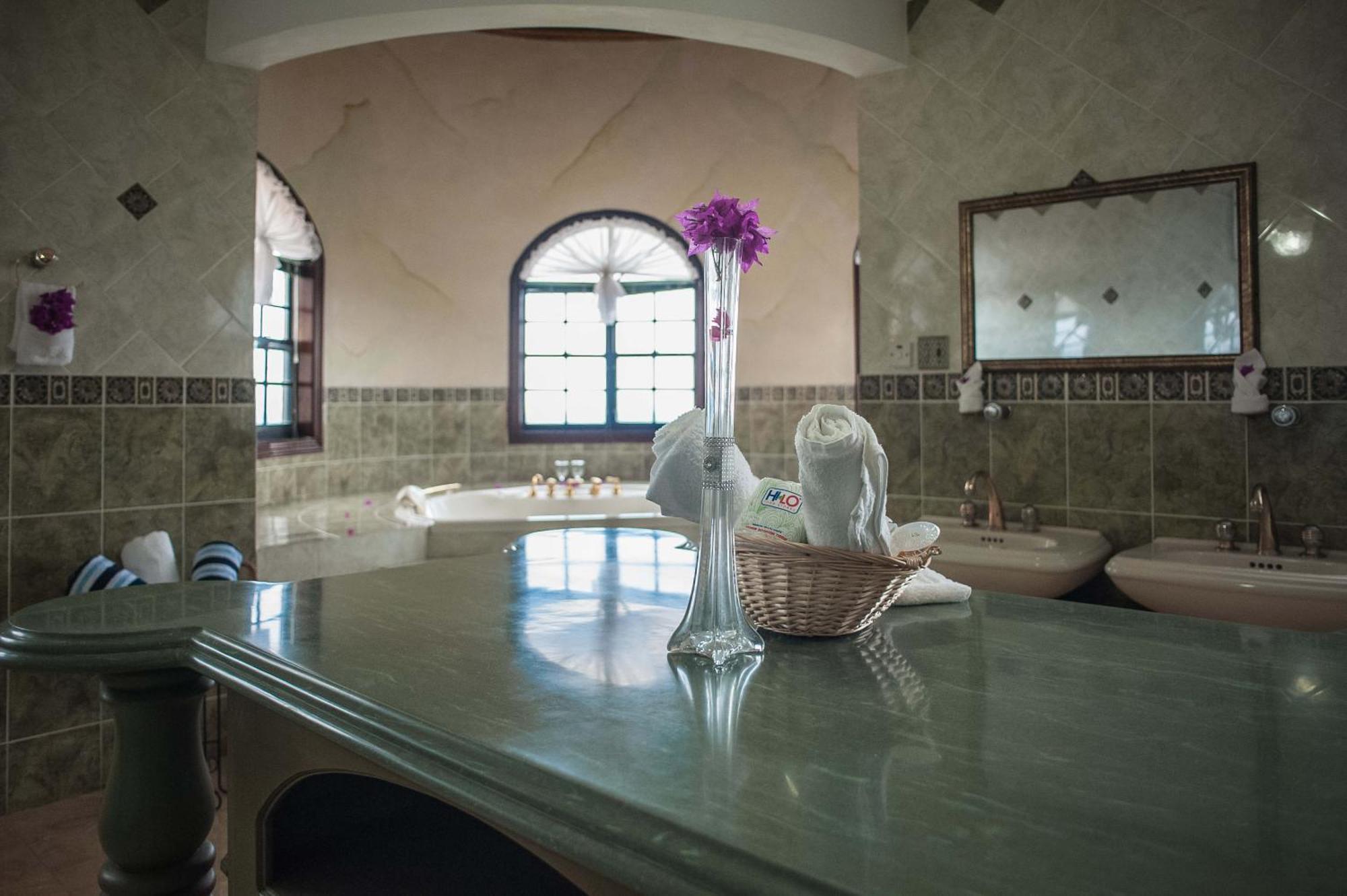 Clarridge View Guesthouse Montego Bay Buitenkant foto