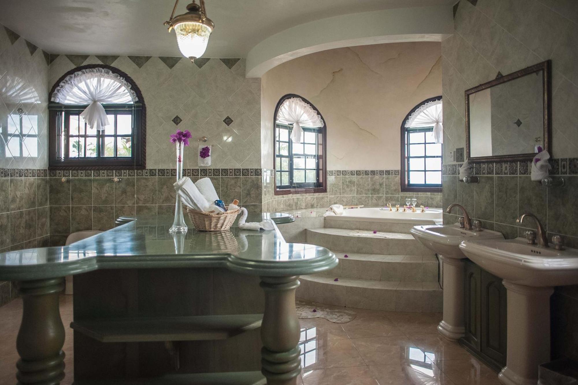 Clarridge View Guesthouse Montego Bay Buitenkant foto